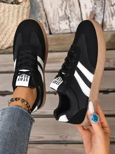 Women's Asymmetrical Patchwork Low Top Sneakers, Textile Upper & Rubber Sole, Casual All-Season Footwear, Comfortable Medium Width Design, Trendy Fashionable Sneakers