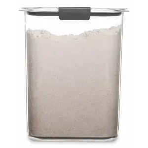 Rubbermaid Brilliance 16 cup Pantry Airtight Food Storage Container: Clear Plastic, Freezer & Dishwasher-Safe