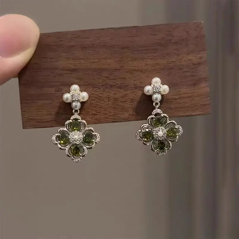 E126 Shiny Iced Out Cubic Zirconia Earrings Anti Fade Plated Hip Hop Ear Jewelry For Him Her