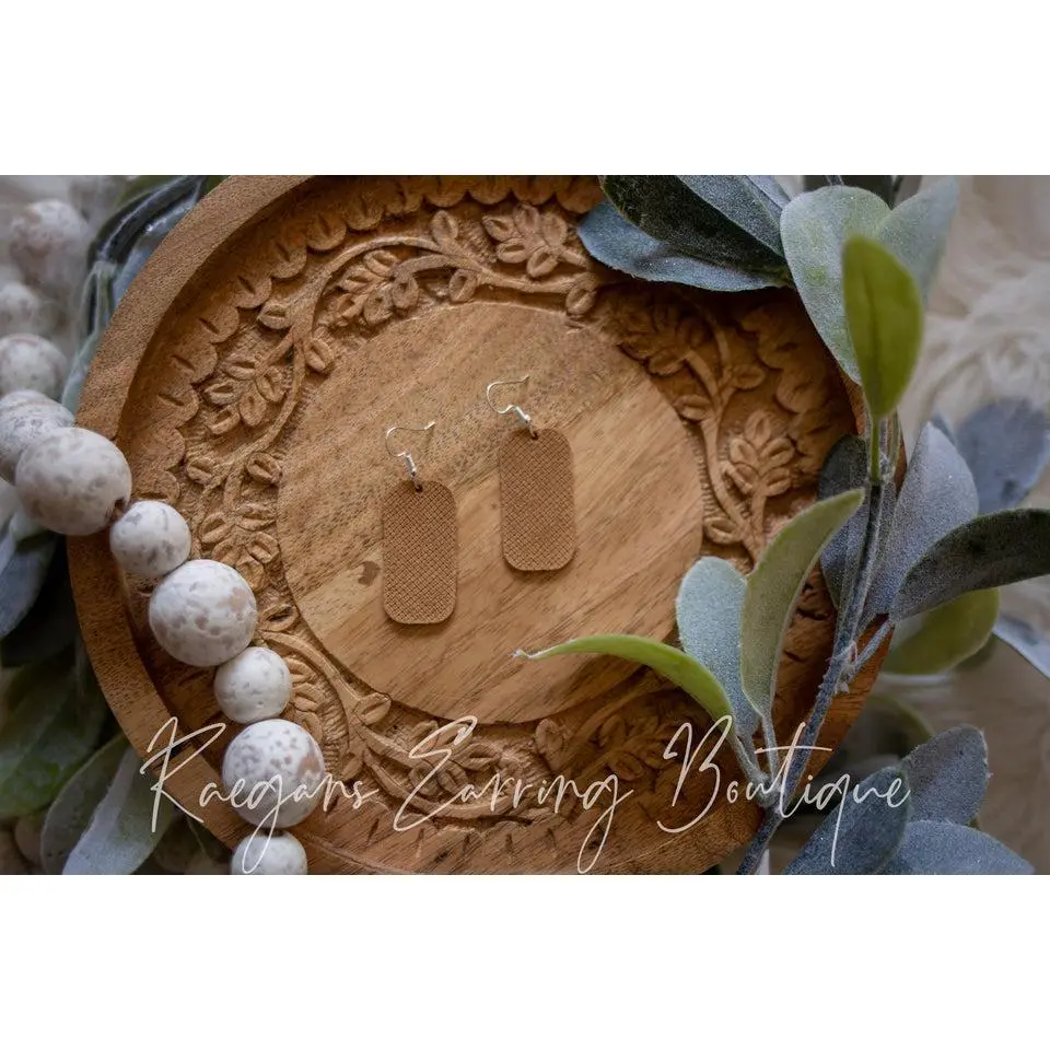 Barrel-Shaped Earrings: Latte Brown