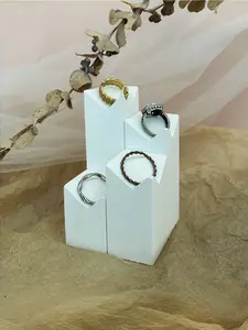 1pc Plaster V-Shape Square Column Ring Display Holder for Jewelry Showcase and Photography, Durable Ring Storage Tray for Retail and Studio Use