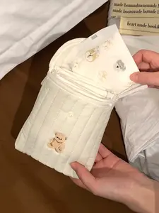 Style Four-Leaf Clover Sanitary Napkin Storage Bag, Portable Menstrual Pack for Girls, High-Quality Makeup Bag for Students, Cosmetic Pouch, Vanity Purse