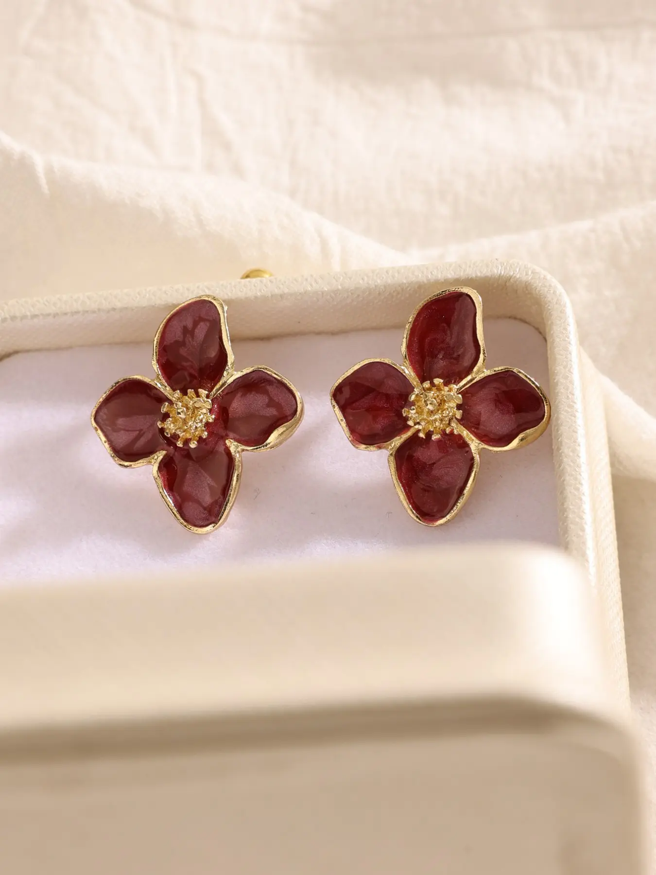 Elegant Floral Fashion Earrings for Women, Cute Enamel Flower Studs, Perfect Daily Jewelry Accessory, Ideal Gift for Her, Fashionable Earrings
