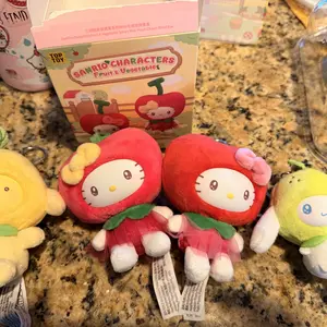 TOPTOY SR Characters Fruit & Vegetable Series | Cute Mini Plush Keychain Blind Box | Surprise & Collectible, Ideal for Daily Carry & Gifting，Surprise & Collectible,Perfect for Bag & Keys Decoration，Perfect New Year Gift