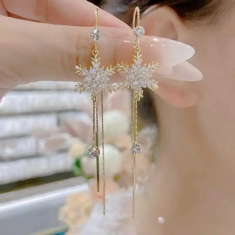 Gold Long Snowflake Tassel Threader Earrings Fashionable Premium-Look Ultra Fairy-Like Dangle Earrings Versatile Accessory HNAL66