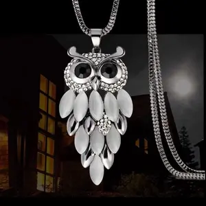 Women's Fashion Owl Pendant Necklace, Cat Eye Stone & Rhinestone Inlay, Alloy Sweater Chain, Casual Jewelry for Daily Wear, Elegant