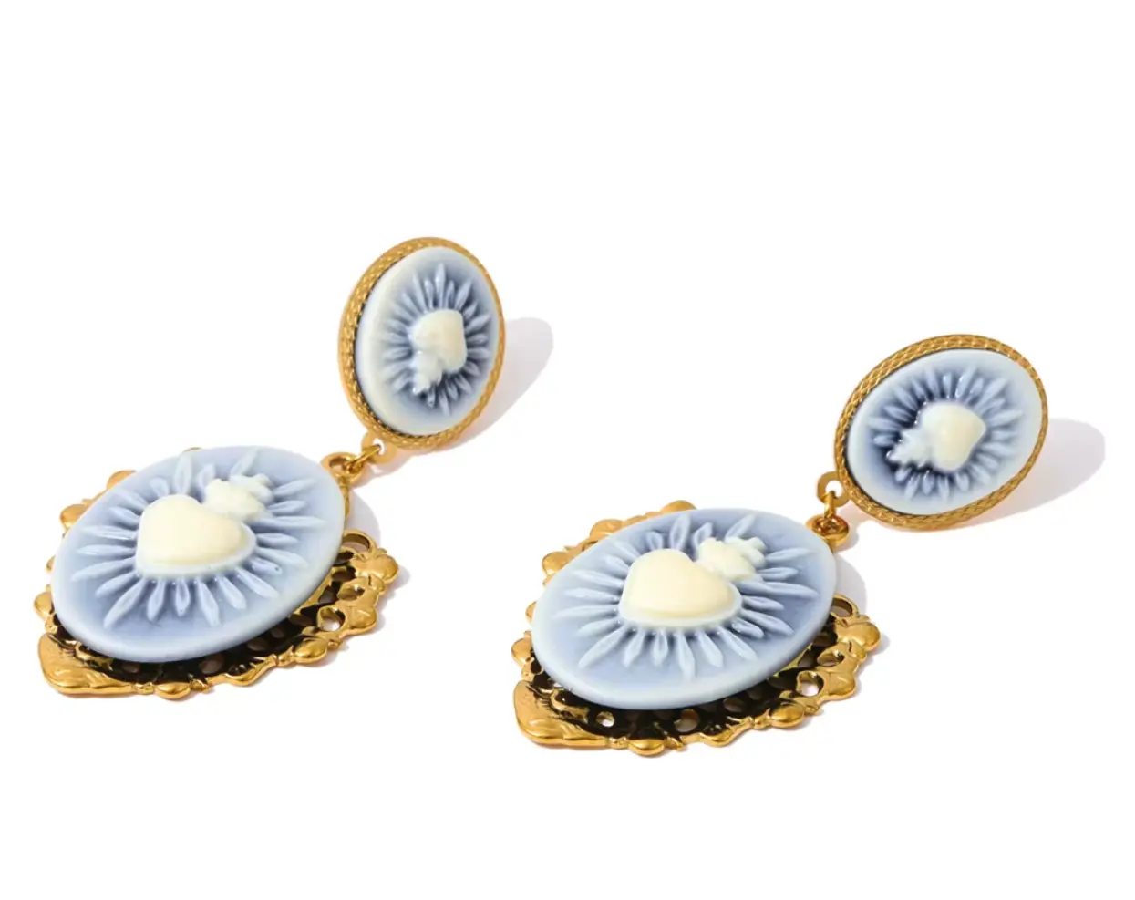 E37- French Style Heart Flower Earrings!