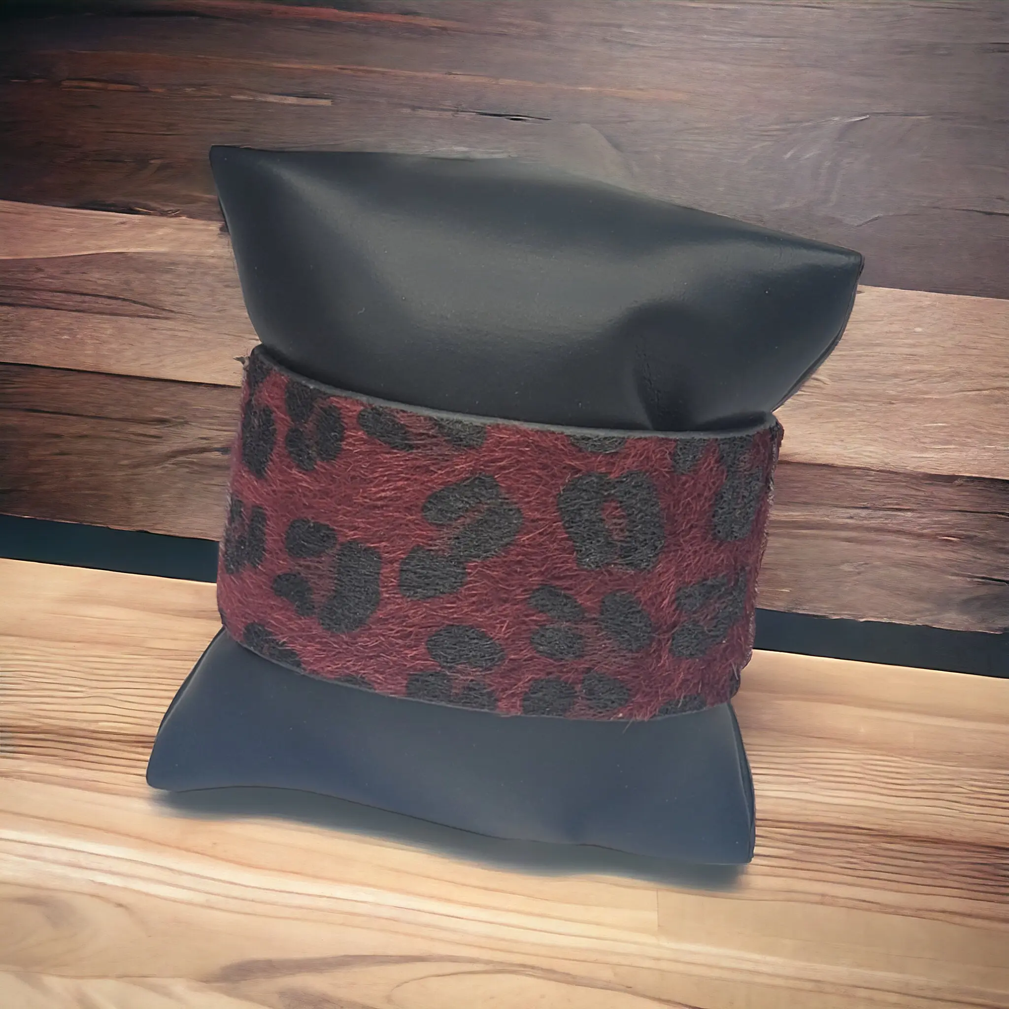 Red Leopard Snap Bracelet - Classic Design with Snap Closure, Ideal for Everyday Wear