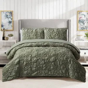 Modern Heirloom Full/Queen Comforter Green