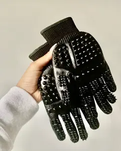 The Glove by Curl Queen® | Detangling and Scalp Care Tool for Textured Hair
