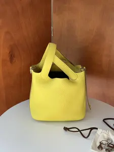 Pre-owned HERMÈS Leather Tote Bags Hermes Picotin Lock PM 18 Handbag Golden Yellow