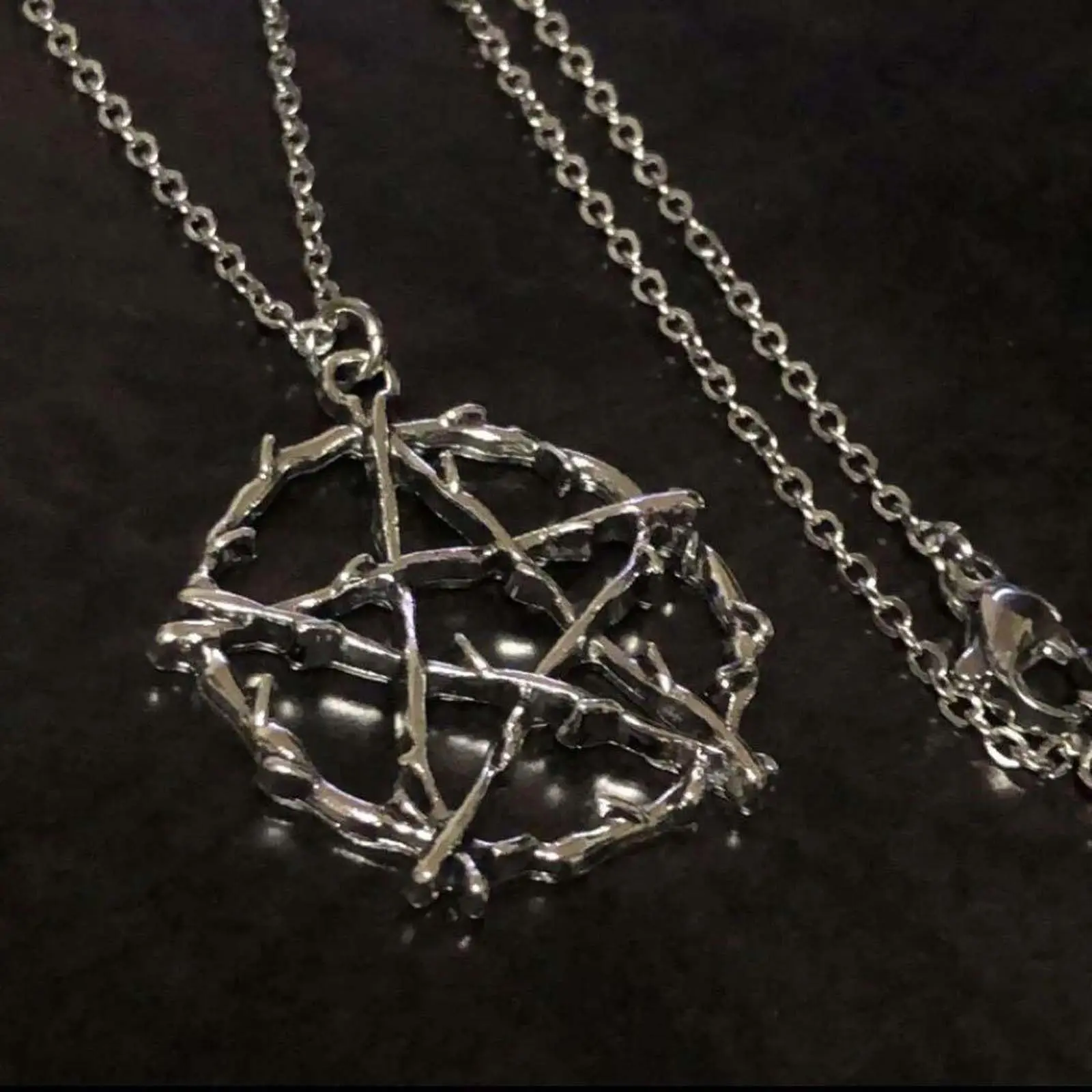 Unisex Gothic Pentagram Pendant Necklace - Polished Metal Coating, Sturdy Chain, Protective Symbol, Punk Accessories, Adult Punk Fashion Jewelry for Individuality, Ideal Daily Wear Gift, Ideal Gift For Daily Wear
