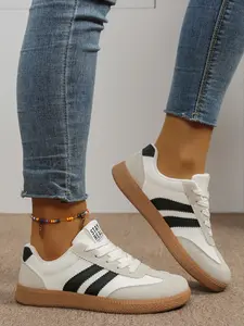 New Women's Shoes 2026 Casual Versatile Comfortable Sports Sneaker Plus Size Ladies Footwear Commuter Style, Stylish & Trendy Design