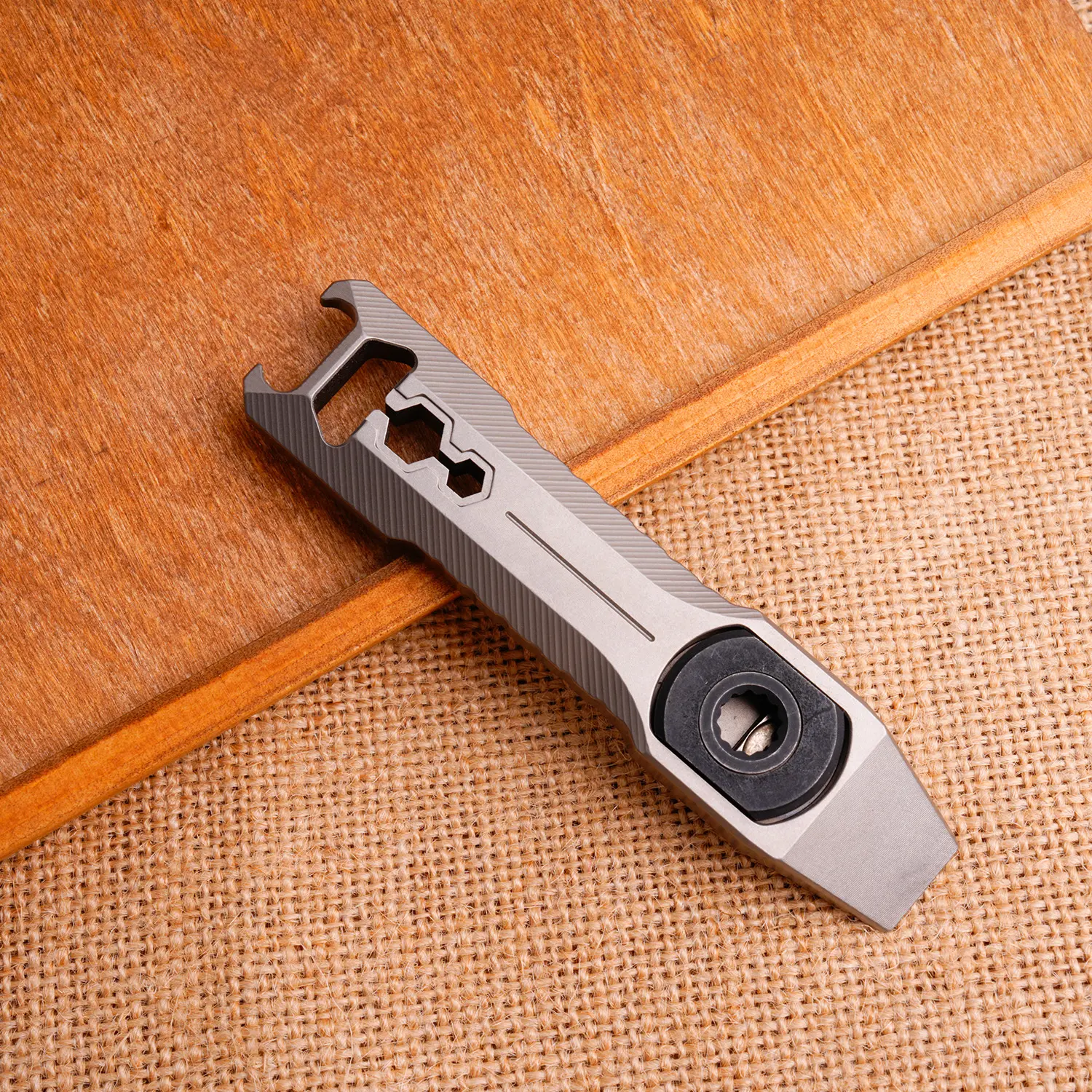 Multifunctional Pry Bar Titanium Manual Tool, Multipurpose Tool, Versatile Tools, Portable Bottle Opener with Hidden Screwdriver, Essential Handheld Repair Kit, Portable Repair Tools