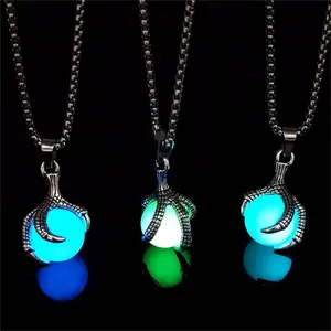 Vintage Dragon Claw Luminous Evil Eye Necklace, Glow-in-Dark Eagle Claw Pendant Hip Hop Street Jewelry for Men & Students