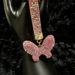 Rhinestone Butterfly Keychain - Stylish Butterfly-Shaped Design with Sparkling Rhinestones for Secure Key Attachment - Quality Metal Construction for Durability