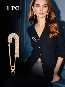 Elegant Crystal Rhinestone Collar Brooch Pin, Extra Large Size, Perfect for Women's Cardigans and Jackets, Minimalist Refined Design, Daily Wear Accessory, Lapel Brooch