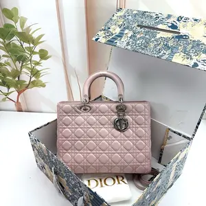 Pre-owned Dior Lambskin Shoulder Bags 7.8'' R6889 Shoulder Bag C533047380 0405 T3 Mia