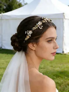 Flower Pearl Rhinestone Hairband, Elegant Wedding Engagement Headpiece, Adjustable Clip-On Boho Photo Accessory, Outdoor Party Bridesmaid Side Forehead Decor, Jasmine Princess Crown