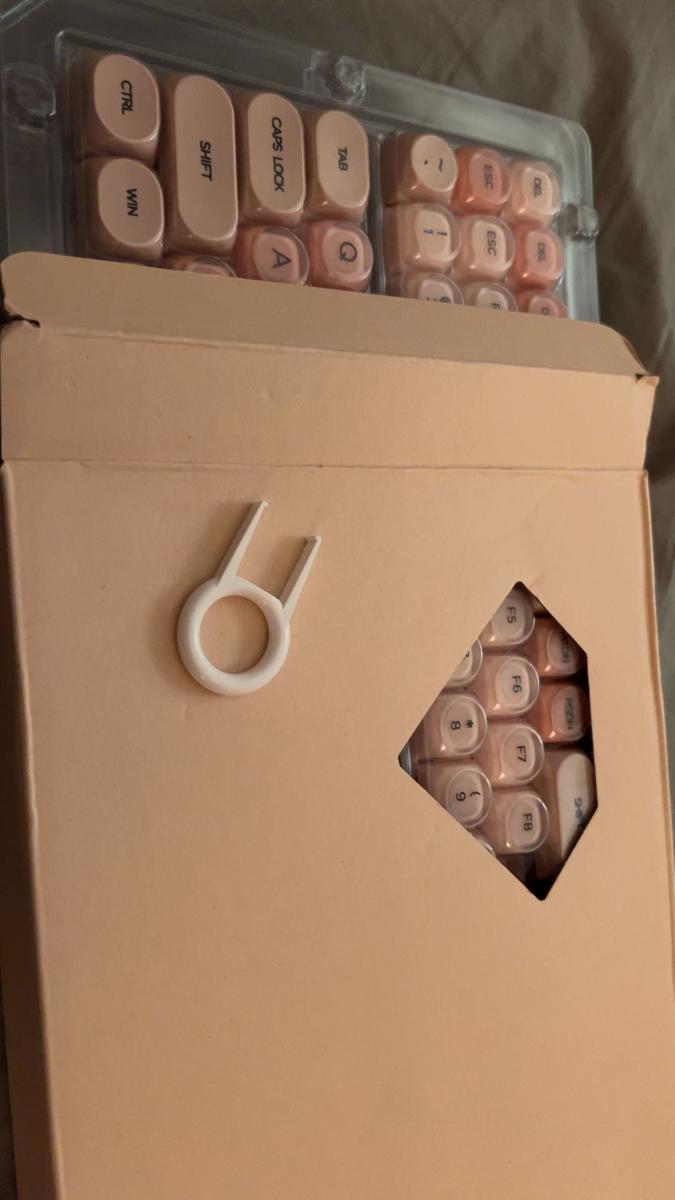 Item: Liquid foundation, Only keycap, Not keyboard