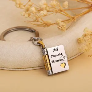 Mi Pequeña Estrella Book Keychain for Daughter – Spanish Inspirational Message Pages, Encouragement Gift From Mom or Dad, Motivational Letter Style Key Ring, Birthday Graduation or Christmas Present for Girl