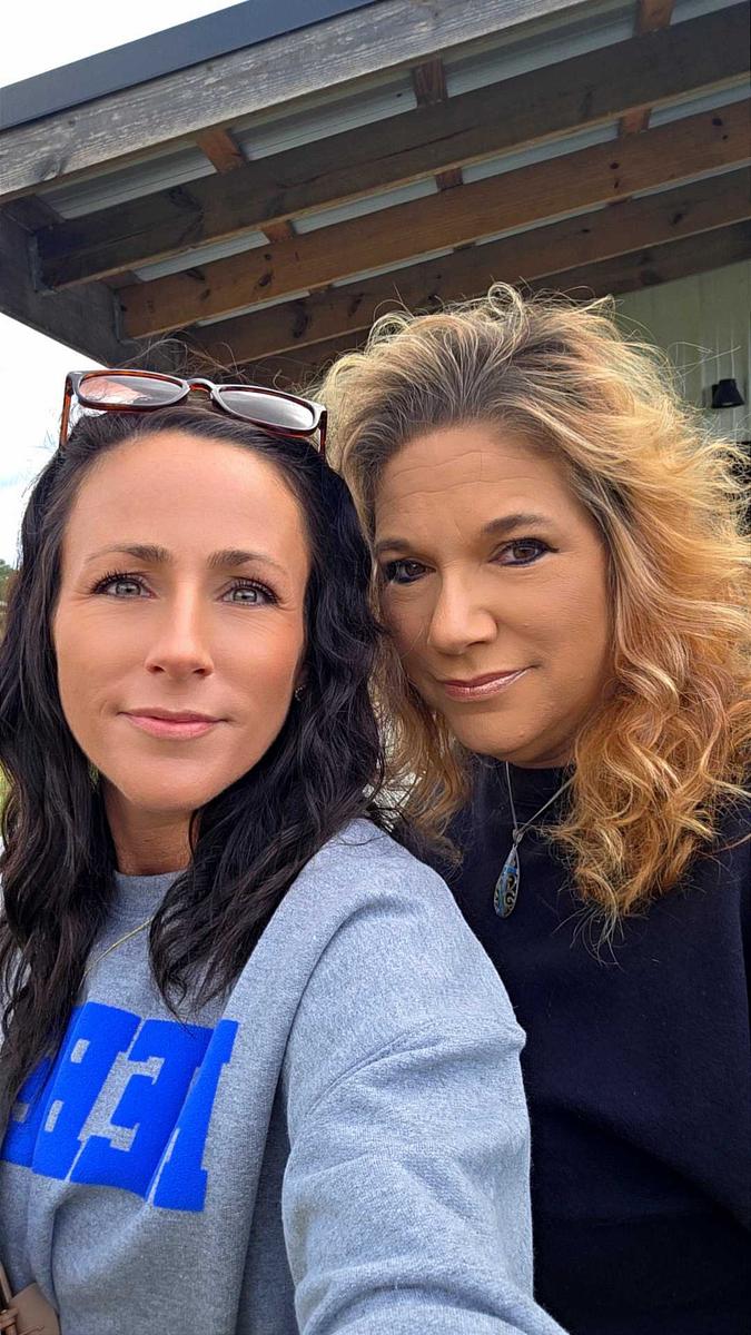 Item: light-medium (light to medium skin with a balan...