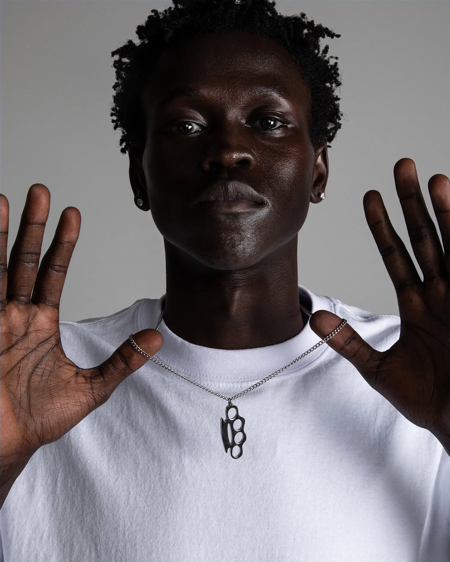 Knuckle Pendant Chain