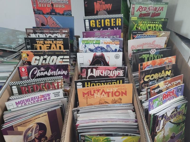 DC Books Gift 8 Pack 2025 Newer Release Assortment of Popular Title Characters VF NM Condition Comics