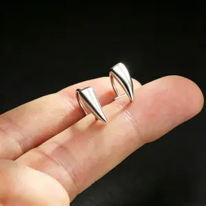 Oufer 2Pcs/6PCS Vampire Fang Lip Ring - 316L Stainless Steel Gothic Jewelry, Adjustable Bold accessory for Parties, Unisex Goth Gift