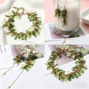 100pcs Green Leaf Glass Beads, Mini Leaf Charms for Jewelry Making, DIY Beading Supplies for Bracelet, Necklace, Earrings, Crafts
