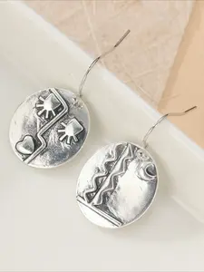 1 Pair of Vintage-inspired Fashion Oval Drop Earrings, Featuring Minimalist Heart/ crescent Moon Designs. Perfect for Vacations and Everyday Wear, These Accessories Make An Ideal Gift for Women, Dainty Fashion Jewelry