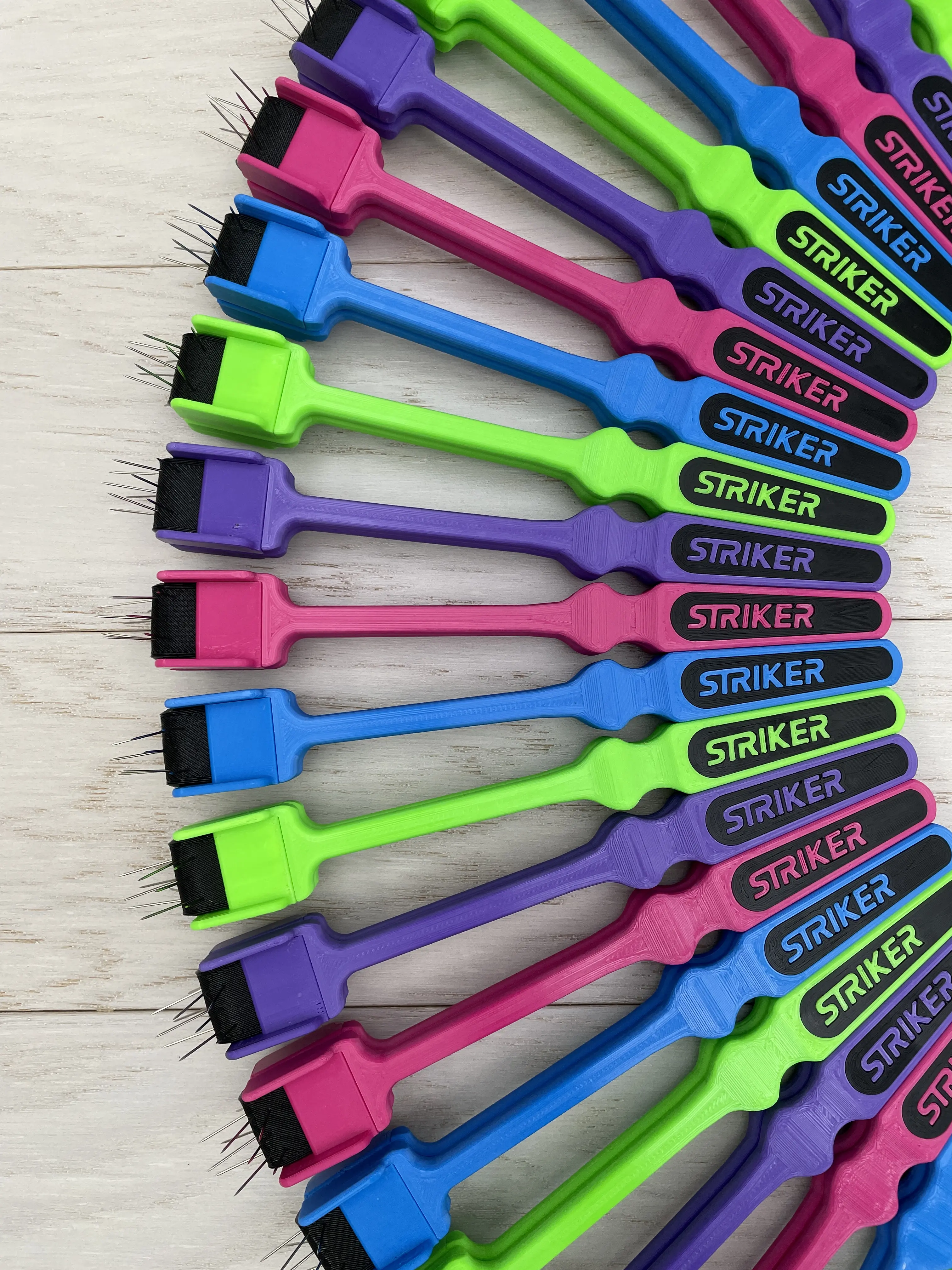 Striker Balloon Popper - Party Game Fun.