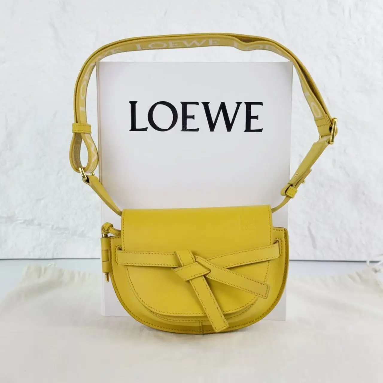 Pre-owned Loewe Shoulder Bags 8514