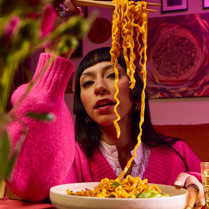 Maruchan Ramen Saucy Noods Variety Box - 2 Spicy Chicken & 3 Spicy Creamy Chicken Noodles for Bold Flavor & Playful Heat