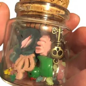 Jamie Rae Wish Jar - 200 ml Organized Jar with Assorted Decorative Elements, Keychain Charm, Freshness Maintained, Personalized Bottle