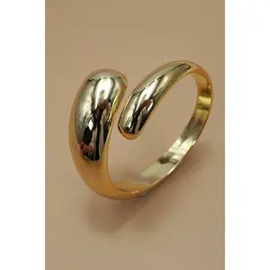 Teardrop-Shaped Gold Bangle Bracelet