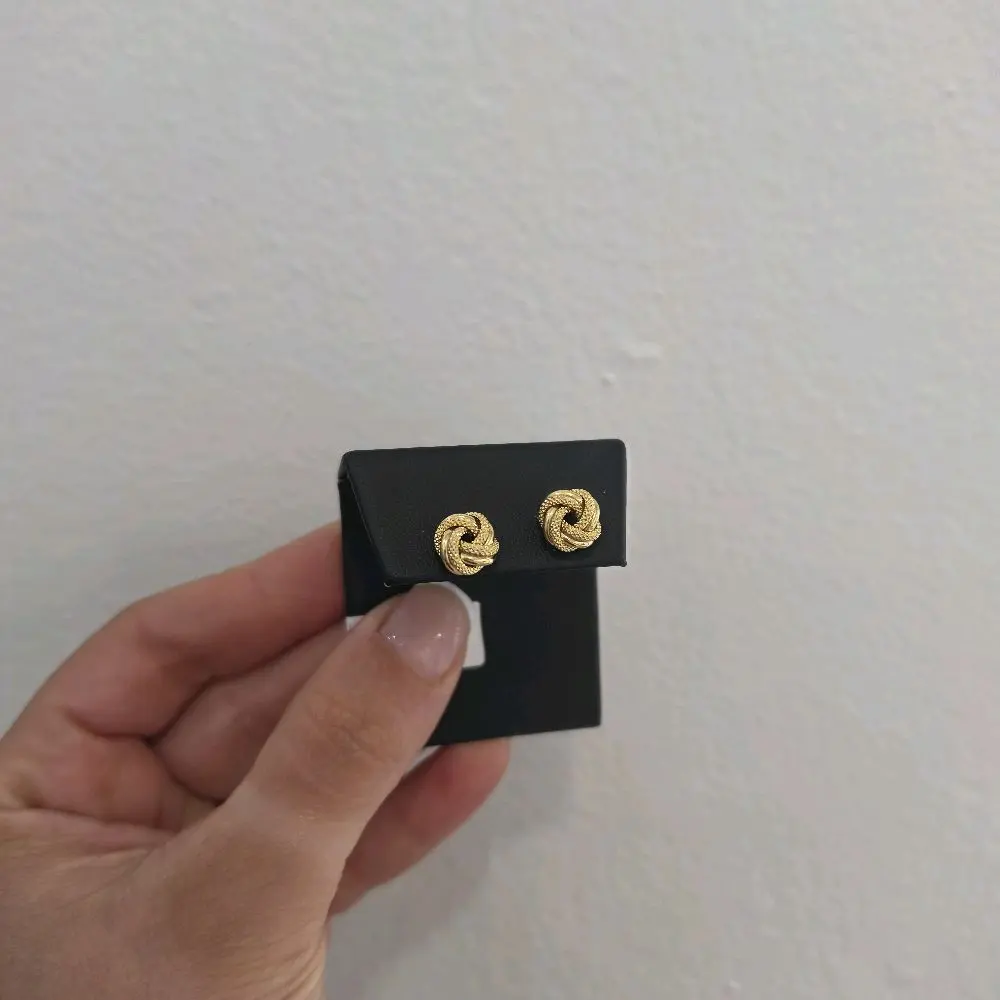 14k Medium-Size Knot Earrings