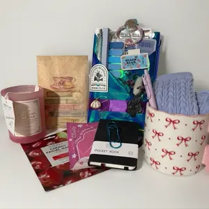 Book Box: Deluxe Cozy Night in