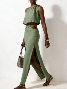 Two piece set of women's bohemian style sloping shoulder, Sleeveless top with design sense, lace up waist exposed fashion, high slit half length skirt, slimming vacation two-piece set, suitable for summer, vacation, indoor and outdoor wear