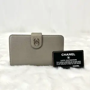 Pre-owned CHANEL Elephant Grey Caviar Leather Double C Snap Long Bifold Wallet – N21604312