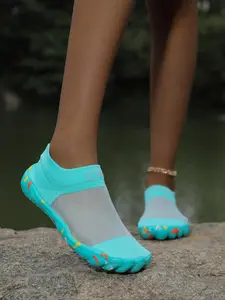 Women's Letter Print Slip on Water Shoes, Sporty Breathable Quick Drying Water Shoes, Outdoor Barefoot Shoes for Swimming, Fishing, Hiking