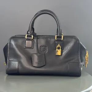 Pre-owned leather Messenger Bags Loewe Amazona 28