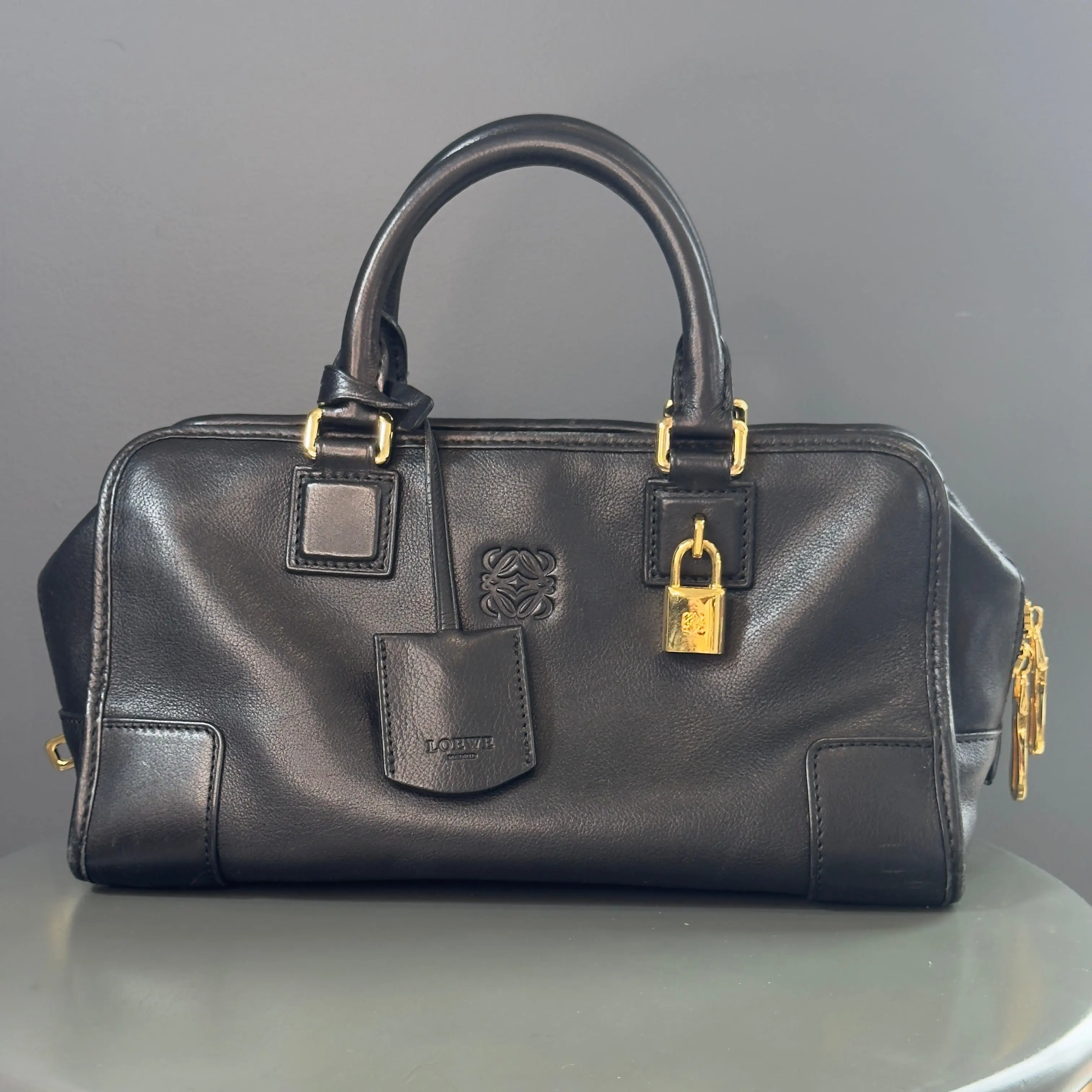 Pre-owned leather Messenger Bags Loewe Amazona 28
