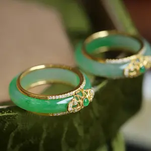 Chinese style green jade inlaid zirconia ring, high-end 18K gold fashion ring, for women to wear daily and as a gift for friends, lovers, mothers