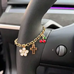 Fashionable Alloy Car Accessories Pendant, Trendy Steering Wheel Chain, Car Ornament, Interior Hanging Decor, Unique Style, Boujee Car Accessories