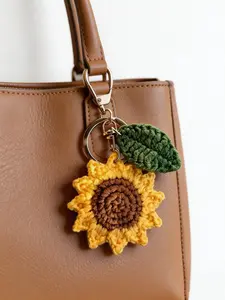 Sunflower Keychain, New Decorative Item, Cute Handmade Craft, Beautiful Home Party Decoration, Perfect Gift for Birthday Festivals