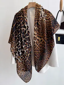 Fashion Leopard Print Scarf, Multifunctional Neck Gaiter, Travel and Date Decoration, Stylish Accessory for Women