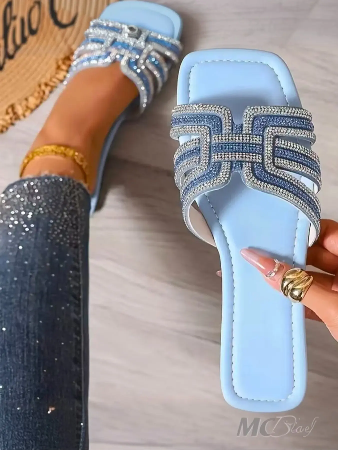 Women's Summer Flat Sandals, Glitter Decorated Sandals, Rhinestone Water Drill Multi-Color Beach Slippers, Lightweight Comfort Fashion Shoes, Baroque Style, Fashionable Flat Sandals, Trending Sandals