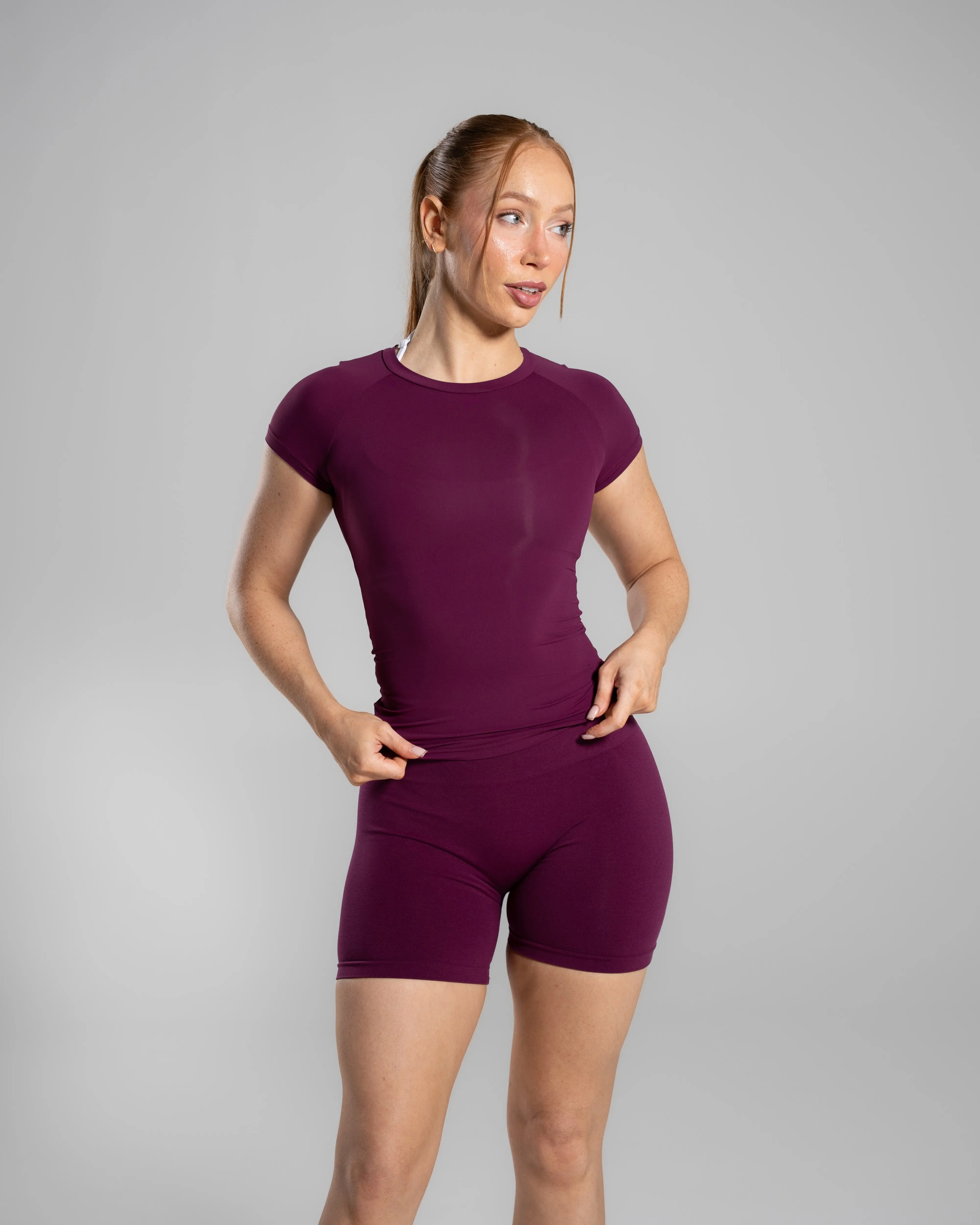 Alphalete Women's Soft Curve Short-Sleeves Gym Tee - Mulberry, High Compression, Buttery Soft Fabric, Breathable Mesh, 4-Way Stretch, Fitted, Lightweight, Minimalist