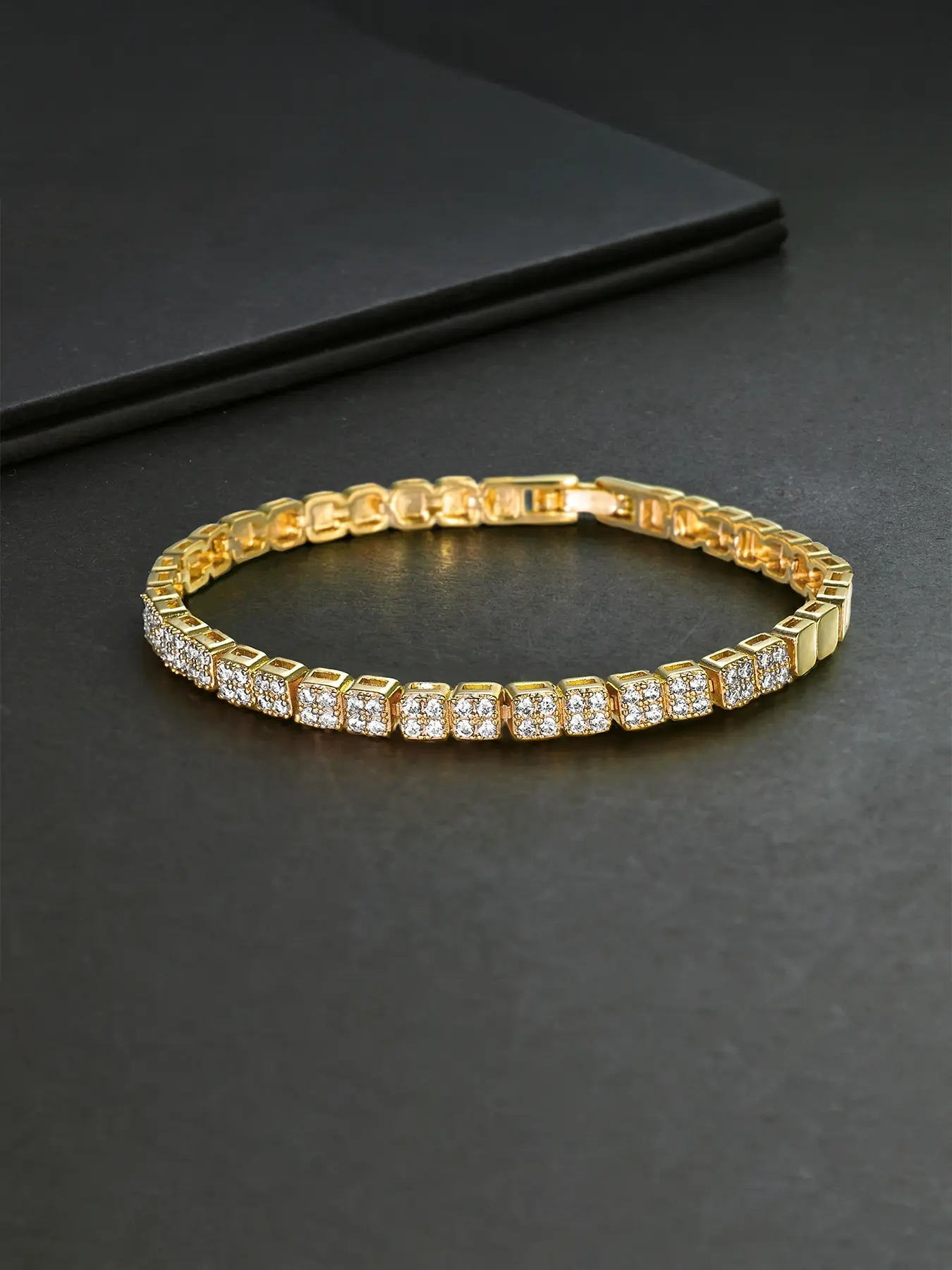 1PC ICED CHICS square hip-hop Zircon bracelet, made of copper-inlaid zircon material, a jewelry accessory suitable for daily wear, a versatile piece, for couples to wear, suitable for both men and women, Elegant Minimalist Bangle, Elegant Jewelry Bracelet
